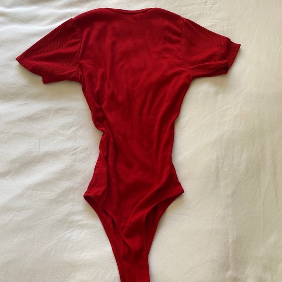 BRANDY MELVILLE RED BODY SUIT - Picture 6 of 6